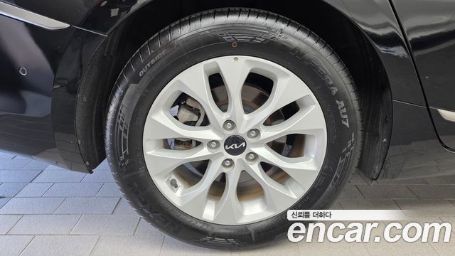 Kia K8 2.5 Gasoline 2WD Noblesse 2023 — фото 5