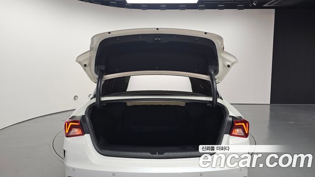 Kia K5 (III) 2.0 Prestige 2023 — фото 20