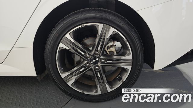 Kia K5 (III) 2.0 Prestige 2023 — фото 21