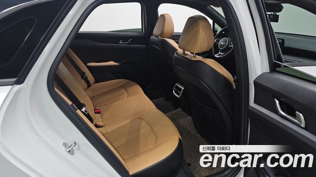 Kia K5 (III) 2.0 Prestige 2023 — фото 26