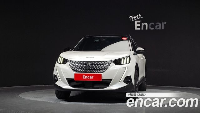 Peugeot e-2008 (II) EV GT 2022 — фото 3