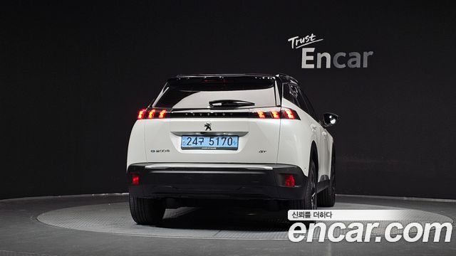 Peugeot e-2008 (II) EV GT 2022 — фото 4