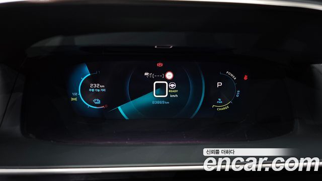 Peugeot e-2008 (II) EV GT 2022 — фото 8