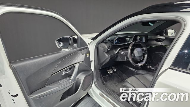 Peugeot e-2008 (II) EV GT 2022 — фото 10