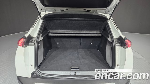 Peugeot e-2008 (II) EV GT 2022 — фото 20