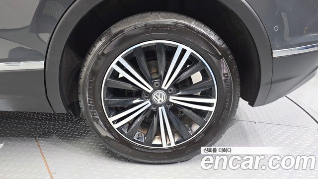 Volkswagen Tiguan (II) 2.0 TDI Prestige 2018 — фото 5