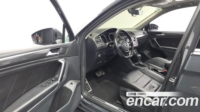 Volkswagen Tiguan (II) 2.0 TDI Prestige 2018 — фото 10