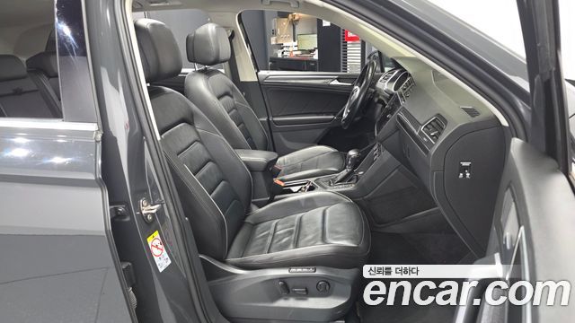 Volkswagen Tiguan (II) 2.0 TDI Prestige 2018 — фото 11