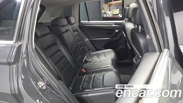 Volkswagen Tiguan (II) 2.0 TDI Prestige 2018 — фото 12