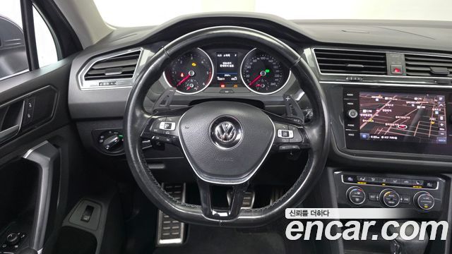 Volkswagen Tiguan (II) 2.0 TDI Prestige 2018 — фото 13