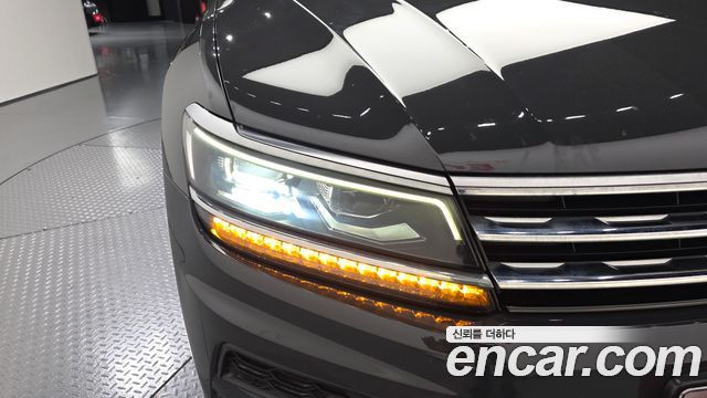 Volkswagen Tiguan (II) 2.0 TDI Prestige 2018 — фото 22