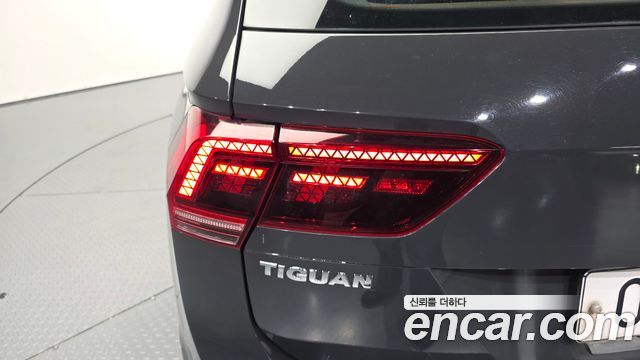 Volkswagen Tiguan (II) 2.0 TDI Prestige 2018 — фото 23