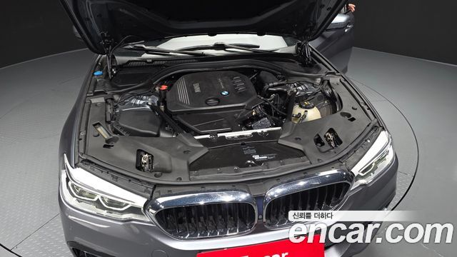 BMW 5 Series (G30) 520d xDrive M Sport Package Plus 2017 — фото 6