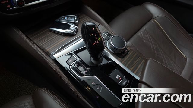BMW 5 Series (G30) 520d xDrive M Sport Package Plus 2017 — фото 9