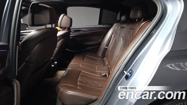 BMW 5 Series (G30) 520d xDrive M Sport Package Plus 2017 — фото 11