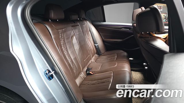 BMW 5 Series (G30) 520d xDrive M Sport Package Plus 2017 — фото 12