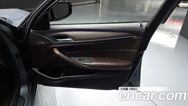 BMW 5 Series (G30) 520d xDrive M Sport Package Plus 2017 — фото 24