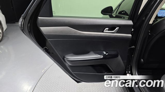 Kia K5 Hybrid (III) Trendy 2022 — фото 25
