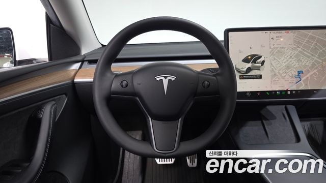 Tesla Model Y Long Range AWD 2024 — фото 13
