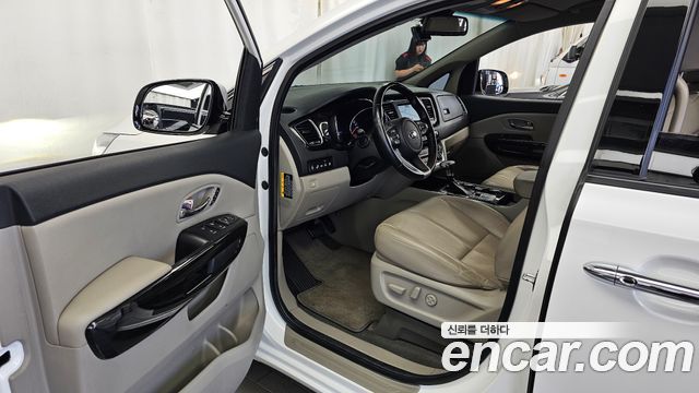 Kia Carnival 9-Seater Noblesse Special 2019 — фото 10