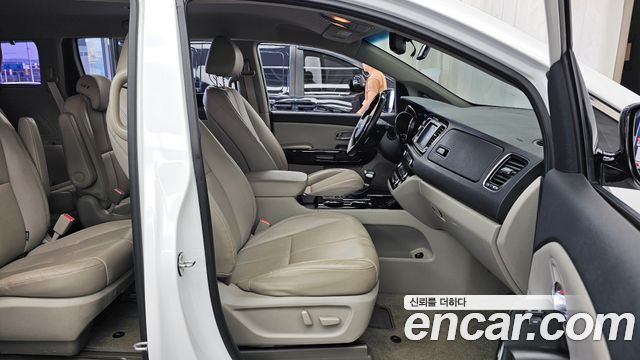 Kia Carnival 9-Seater Noblesse Special 2019 — фото 11