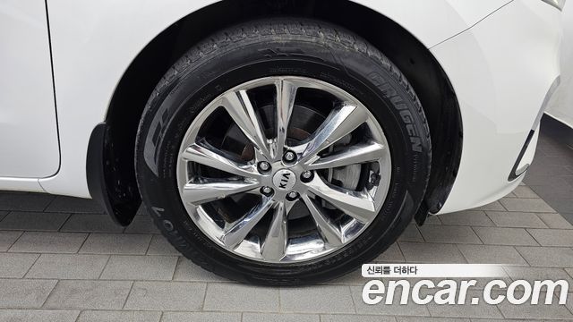 Kia Carnival 9-Seater Noblesse Special 2019 — фото 21