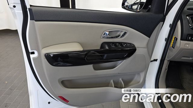 Kia Carnival 9-Seater Noblesse Special 2019 — фото 24
