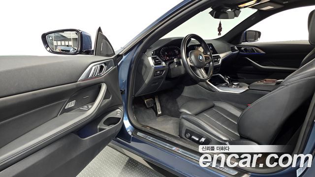 BMW 4 Series (G22) 420i M Sport Performance Coupe 2022 — фото 10