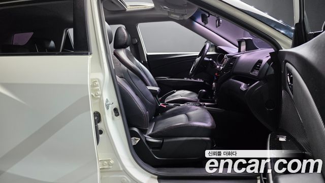 KG Mobility (SsangYong) Tivoli Air Diesel IX 2WD 2016 — фото 11