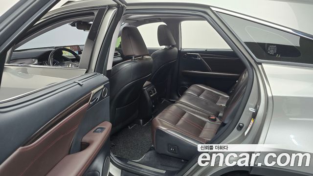 Lexus RX450h (IV) Executive 2018 — фото 16