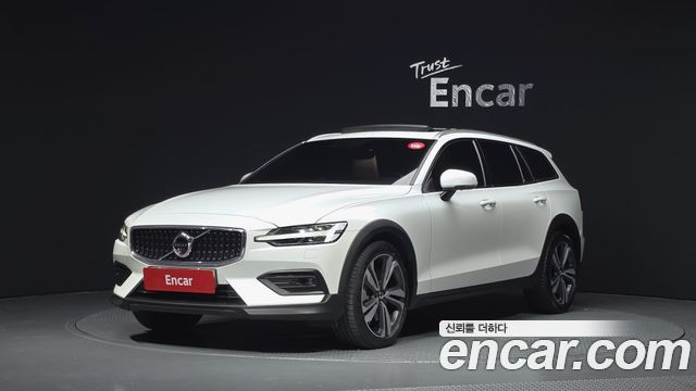 Volvo V60 Cross Country (II) T5 Pro AWD
