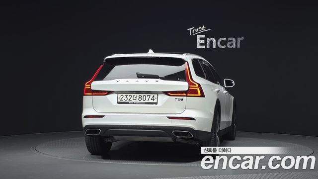 Volvo V60 Cross Country (II) T5 Pro AWD 2020 — фото 4