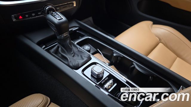 Volvo V60 Cross Country (II) T5 Pro AWD 2020 — фото 9