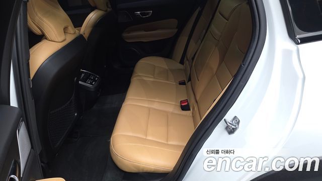 Volvo V60 Cross Country (II) T5 Pro AWD 2020 — фото 12