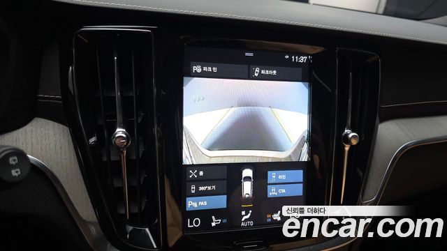 Volvo V60 Cross Country (II) T5 Pro AWD 2020 — фото 16