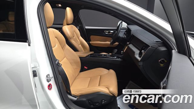 Volvo V60 Cross Country (II) T5 Pro AWD 2020 — фото 26