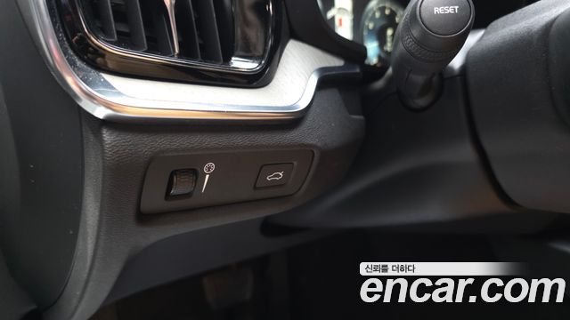 Volvo V60 Cross Country (II) T5 Pro AWD 2020 — фото 37