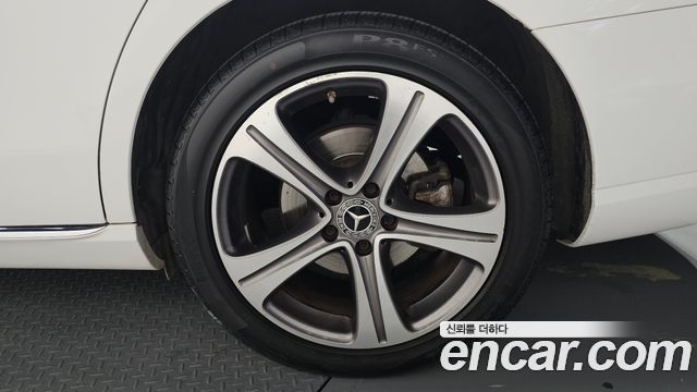 Mercedes-Benz E-Class (W213) E300 Avantgarde 2019 — фото 21