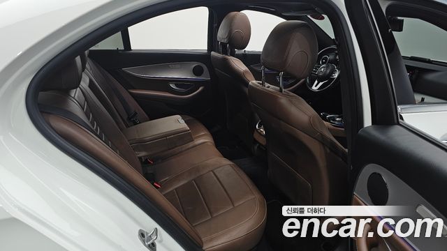 Mercedes-Benz E-Class (W213) E300 Avantgarde 2019 — фото 26