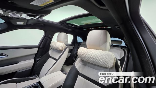 Land Rover Range Rover Velar 3.0 D300 R-Dynamic SE 2018 — фото 11