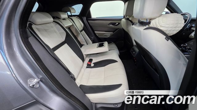 Land Rover Range Rover Velar 3.0 D300 R-Dynamic SE 2018 — фото 19