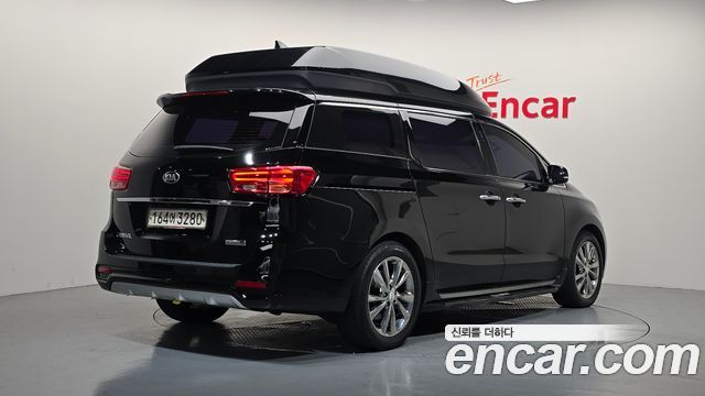 Kia Carnival 9-Seater Hi-Limousine Prestige 2019 — фото 2