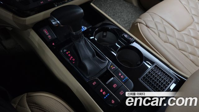 Kia Carnival 9-Seater Hi-Limousine Prestige 2019 — фото 9