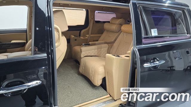 Kia Carnival 9-Seater Hi-Limousine Prestige 2019 — фото 11