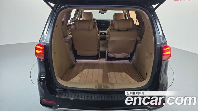 Kia Carnival 9-Seater Hi-Limousine Prestige 2019 — фото 17