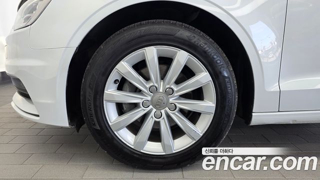 Audi A3 25 TDI Dynamic 8V 2015 — фото 5