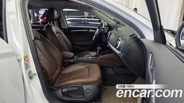 Audi A3 25 TDI Dynamic 8V 2015 — фото 11