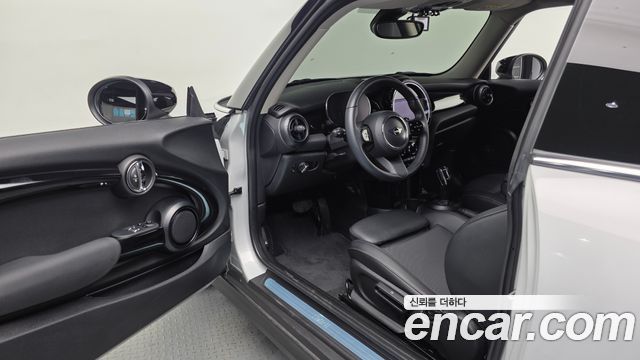 MINI Cooper Classic Plus 3rd 2022 — фото 10