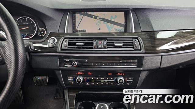 BMW 5 Series (F10) 528i xDrive Luxury Plus 2015 — фото 15