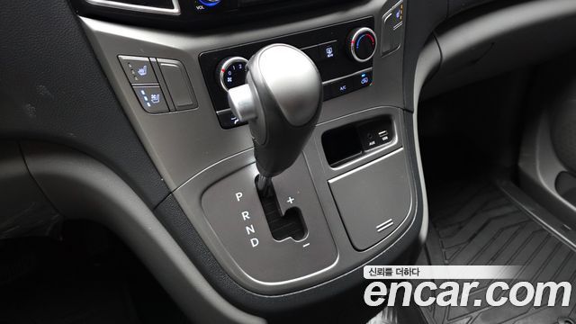 Hyundai Grand Starex Van 3-Seater Smart 2021 — фото 9